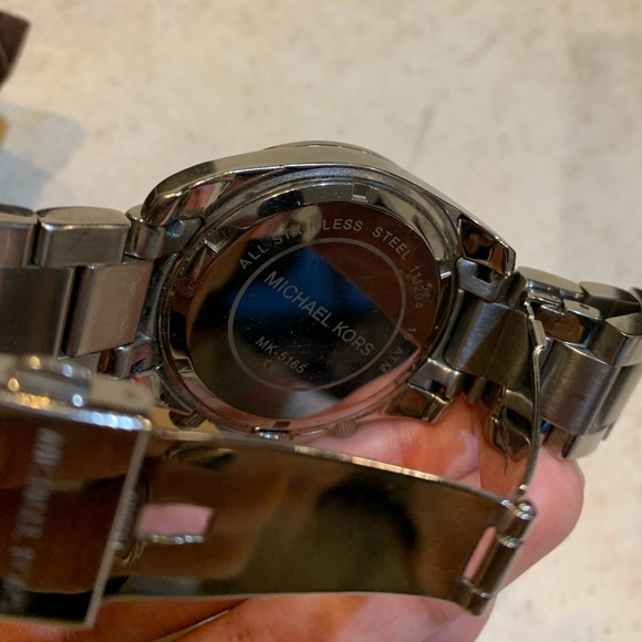 Michael Kors Watch - Picture 6 of 7